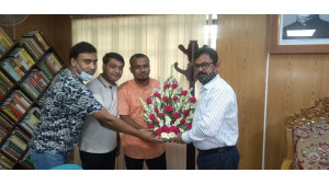  জেলা প্রশাসককে সদর উপজেলা কৃষকলীগের ফুলেল শুভেচ্ছা