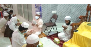 মোজাম্মেল হকের মাগফিরাত কামনায়  ফকল্যান্ড মোড় জামে মসজিদে দোয়া