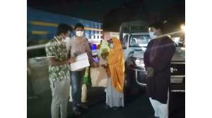 ৩৩৩-তে কল দেয়া  আরও ১০ জন‌ দরিদ্রের বাসায় খাবার পৌঁছে  দিল জেলা প্রশাসন