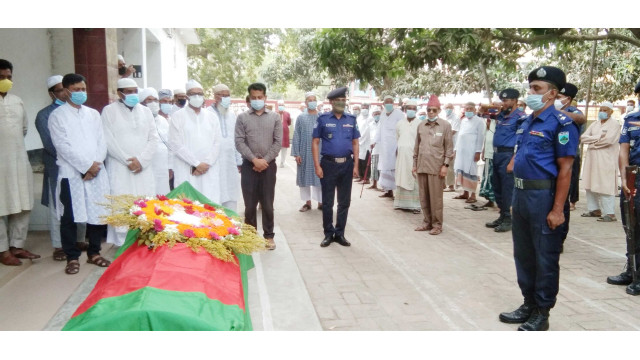 বীর মুক্তিযোদ্ধা মোঃ সাজাহান আলি (পোচু) কে রাষ্ট্রীয় মর্যাদায় দাফন
