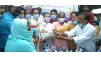 ঈদুল ফিতর উপলক্ষে  মোখলেসুর রহমানের খাদ্য সামগ্রী বিতরণ