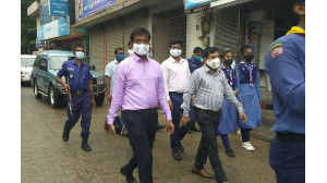 করোনা প্রতিরোধে চাঁপাইনবাবগঞ্জ জেলা প্রশাসনের চলছে  জনসচেতনতামূলক অভিযান 