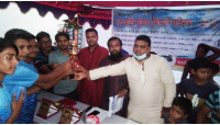 পোলাডাঙ্গা শংকরবাটি স্কুলে নকআউট ফুটবল টুর্নামেন্টের ফাইনাল অনুষ্ঠিত