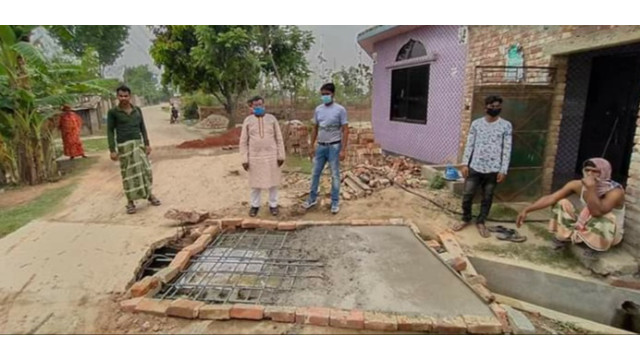 চাঁপাই নিউজে সংবাদ প্রকাশের ২৪ ঘন্টার মধ্যেই শুরু হলো ভাঙ্গা ড্রেনের ঢালায়ের কাজ