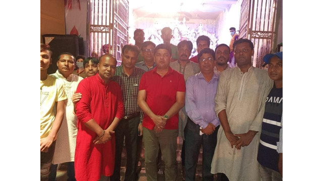 পৌর এলাকার বিভিন্ন পূজা মণ্ডপ পরিদর্শন করলেন মেয়র প্রার্থী সামিউল হক লিটন