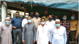 চাঁপাইনবাবগঞ্জে ব্যবসায়ীদের  দোকানপাট খুলে দেওয়ার দাবি 