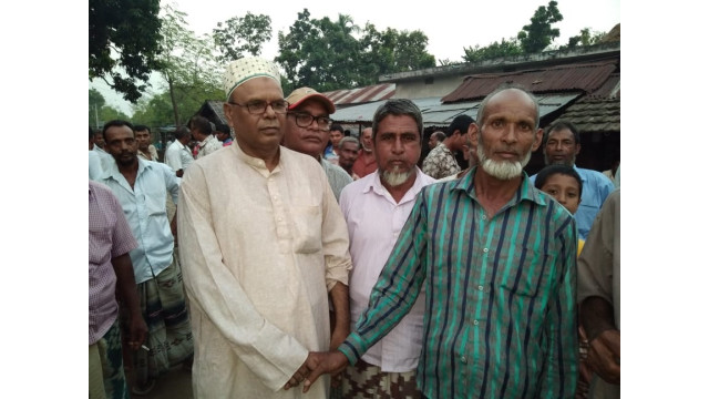 চৈতন্যপুর বিজয় মোড়ে চেয়ারম্যান প্রার্থী মতিউর রহমান মতির মতবিনিময়