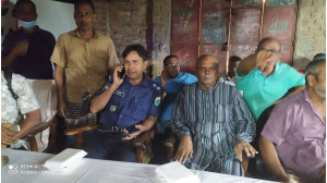 ধাইনগরে চেয়াম্যান প্রার্থী মতিউর রহমান মতির বিভিন্ন পূজামণ্ডপ পরিদর্শন