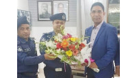 চাঁপাইনবাবগঞ্জের নতুন এসপি এ এইচ এম আবদুর রকিব জেলা পুলিশের বরণ ও শুভেচ্ছা বিনিময়