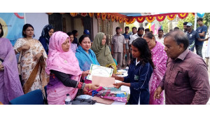 চাঁপাইনবাবগঞ্জে বালিকা সাঁতার প্রতিযোগিতা চ্যাম্পিয়ন সদর উপজেলা 
