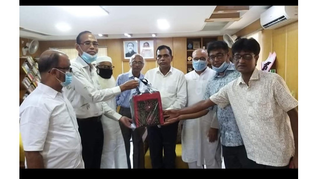 জেলা প্রশাসককে শাহনেয়ামতুল্লাহ কলেজের বিদায় সংবর্ধনা