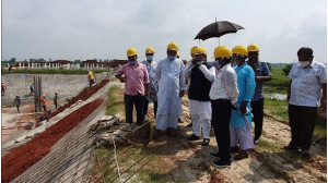 পৌরসভার নির্মাণাধীন স্যানিটারি ল্যান্ডফিল পরিদর্শনে সাবেক এমপি আব্দুল ওদুদ