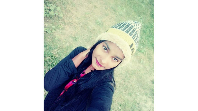 ফ্যানে ওড়না পেচিয়ে তরুণীর আত্মহত্যা
