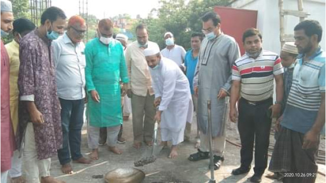 চাঁপাইনবাবগঞ্জে শাহীবাগ জামে মসজিদের দ্বিতল ভবন নির্মাণ কাজের উদ্বোধন