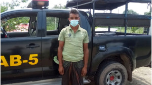 শিবগঞ্জ থেকে বিদেশী মদসহ ১জনকে গ্রেফতার করেছে র‌্যাব