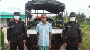 ঢাকাস্ট্যান্ড থেকে সাজাপ্রাপ্ত আসামীকে গ্রেফতার করেছে র‌্যাব