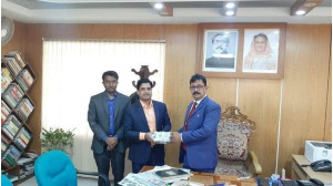 মুজিবশতবর্ষ উপলক্ষেই-সেবা ক্যাম্পেইন বিভাগীয় সেরা উদ্যোক্তো ডালিমের পুরস্কার গ্রহণ