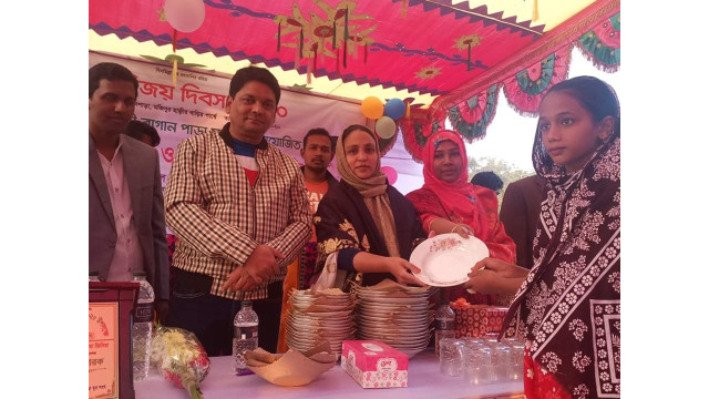 মহান বিজয় দিবস উপলক্ষে আলীনগরে পুরস্কার বিতরন ও সাংস্কৃতিক অনুষ্ঠান