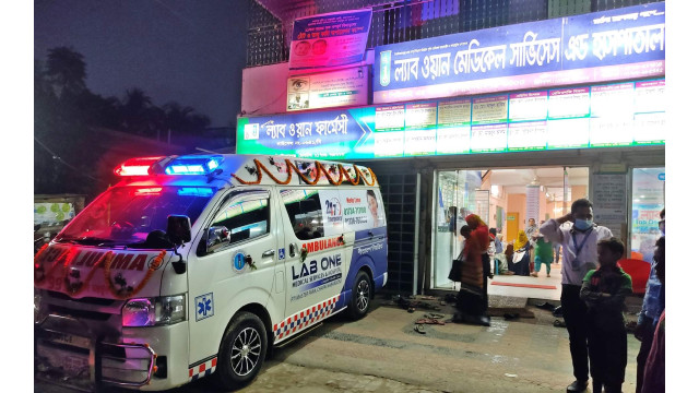 ল্যাব ওয়ান হাসপাতালে যোগ হলো অ্যাম্বুলেন্স সেবা