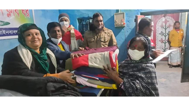 হরিজন পরিবারের মাঝে দুরন্ত ৯৫ এর কম্বল বিতরণ