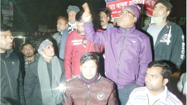 বঙ্গবন্ধু মুক্তমঞ্চে জুতা পায়ে ওঠার প্রতিবাদে বিক্ষোভ মিছিল