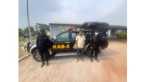  র‌্যাব    চাঁপাইনবাবগঞ্জ ক্যাম্পের মাদকবিরোধী অভিযানে ইয়াবাসহ আটক-১